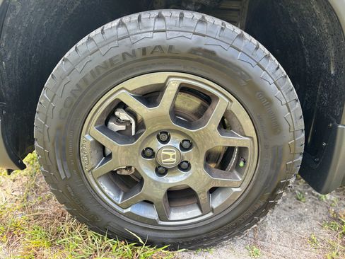 Used 2025 Honda Pilot TrailSport image 40