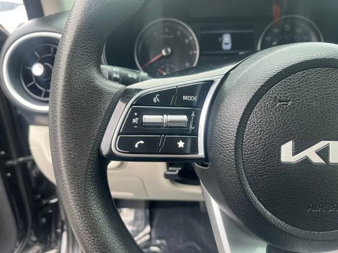 Used 2022 Kia Forte LXS FWD image 27