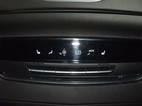 Used 2023 Cadillac Escalade ESV Sport Platinum w/ Heavy-Duty Trailer Package AWD/4WD image 47