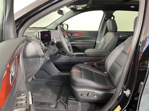 New 2026 Chevrolet Traverse RS w/ LPO, Floor Liner Package FWD image 26