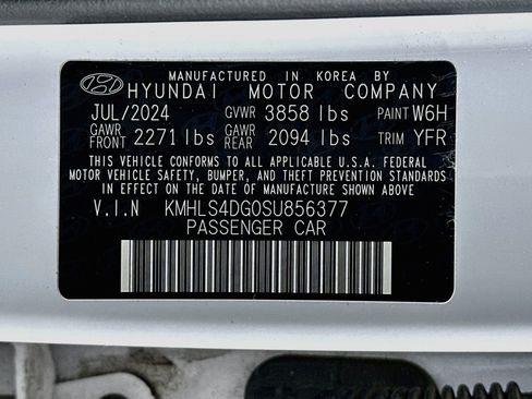 Used 2025 Hyundai Elantra SEL FWD image 12