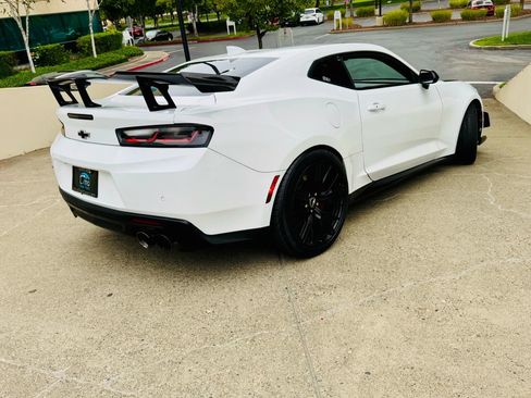 Used 2018 Chevrolet Camaro ZL1 image 36
