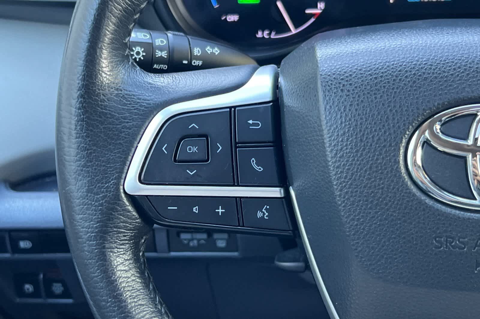 Used 2023 Toyota Sienna XLE AWD/4WD image 27