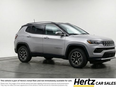 Used 2025 Jeep Compass Trailhawk image 1