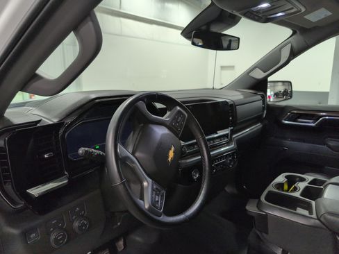 Used 2023 Chevrolet Silverado 1500 LT w/ Protection Package AWD/4WD image 8