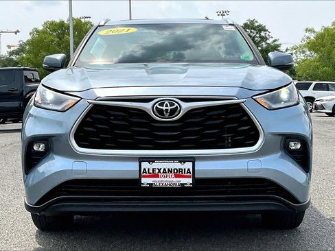 Used 2021 Toyota Highlander XLE image 3