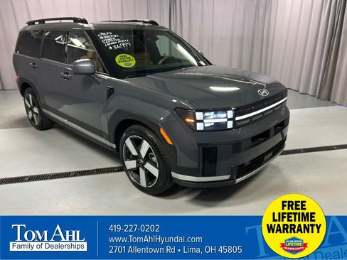 Used 2025 Hyundai Santa Fe Limited FWD image 1