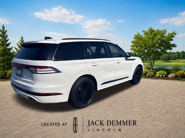 Used 2025 Lincoln Aviator Reserve w/ Jet Appearance Package AWD/4WD image 7