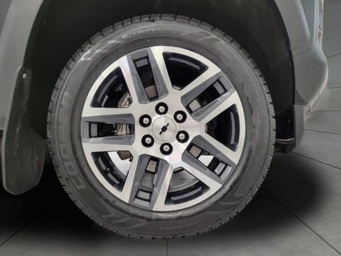 Used 2023 Chevrolet Colorado Z71 w/ Z71 Convenience Package 2 image 3