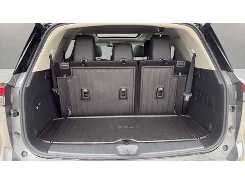 New 2026 Nissan Pathfinder Platinum AWD/4WD image 37