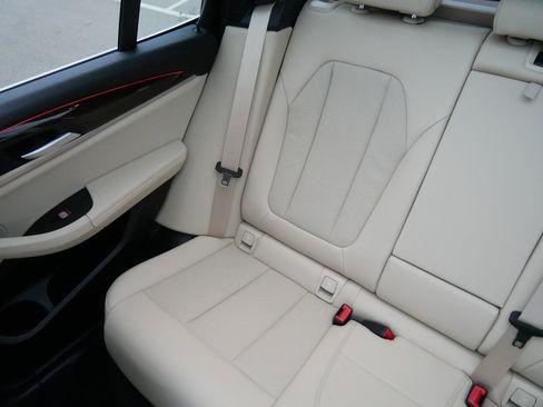 Used 2022 BMW X3 xDrive30i w/ Premium Package image 12