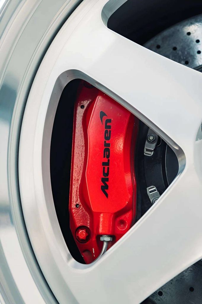 Used 2012 McLaren MP4-12C Coupe RWD image 23