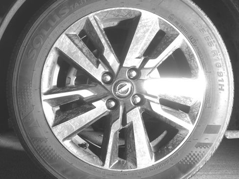 Used 2025 Nissan Versa SV FWD image 12