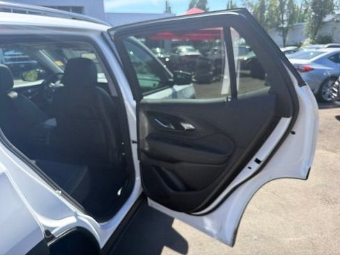 Used 2024 GMC Terrain AT4 w/ Infotainment Package II AWD/4WD image 22