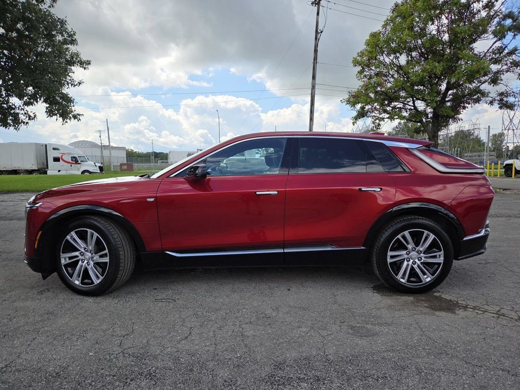Used 2024 Cadillac Lyriq Tech w/ Driver Assist Package AWD/4WD image 18