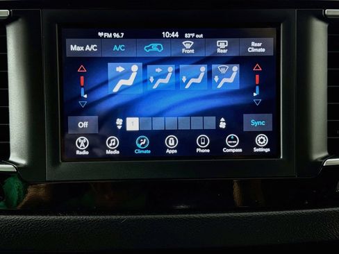 Used 2020 Chrysler Voyager Lxi FWD image 15