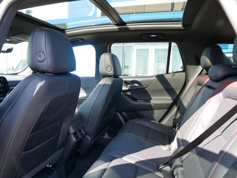 Used 2025 Chevrolet Equinox RS w/ Safety and Technology Package AWD/4WD image 8