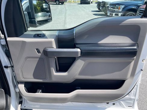 Used 2016 Ford F150 XLT w/ Equipment Group 302A Luxury AWD/4WD image 37