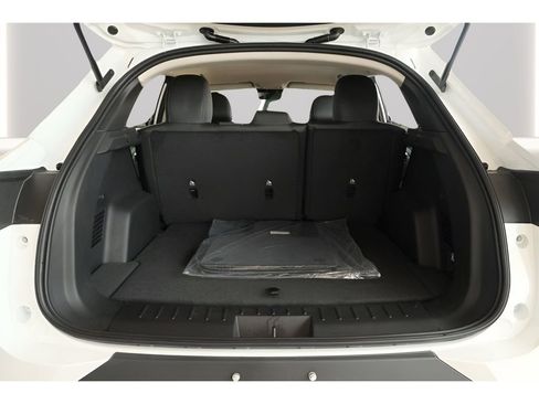 New 2025 VinFast VF 8 Eco AWD/4WD image 25