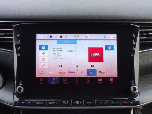 Used 2023 Jeep Wagoneer L Series II AWD/4WD image 14