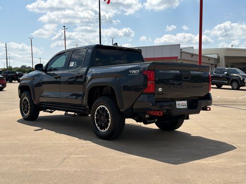 New 2026 Toyota Tacoma TRD Off-Road AWD/4WD image 3