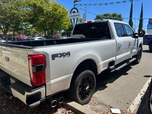 Used 2023 Ford F350 Lariat w/ Lariat Ultimate Package AWD/4WD image 8