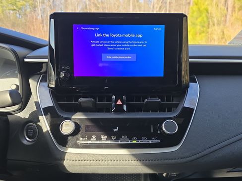 Used 2024 Toyota Corolla SE image 19