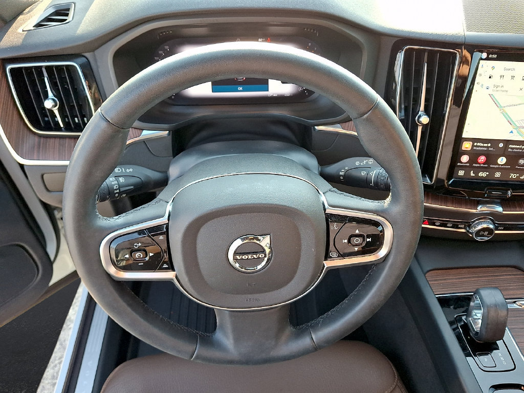 Certified 2024 Volvo XC60 B5 Plus w/ Protection Package AWD/4WD image 22