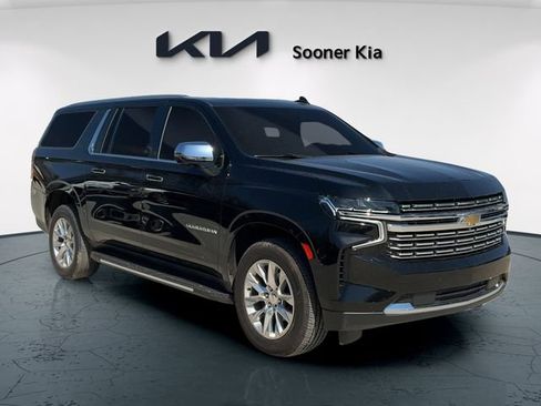 Used 2021 Chevrolet Suburban Premier w/ Premium Package image 8