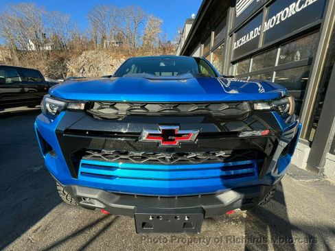 Used 2023 Chevrolet Colorado ZR2 w/ ZR2 Convenience Package III image 9