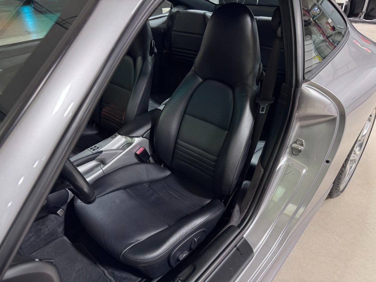 Used 2004 Porsche 911 40th Anniversary RWD image 18