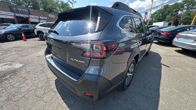 Used 2023 Subaru Outback Premium AWD/4WD image 5