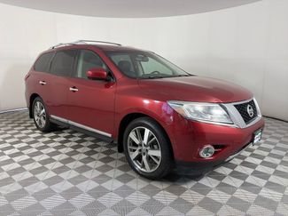 Used 2016 Nissan Pathfinder Platinum w/ Family Entertainment Package AWD/4WD 360° Tour
