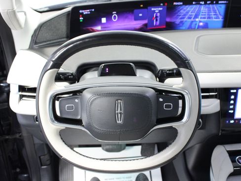 Used 2025 Lincoln Navigator L Reserve AWD/4WD image 18
