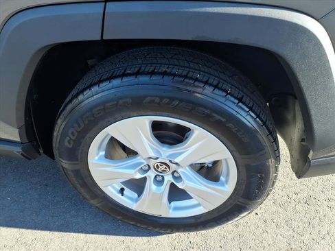 Used 2021 Toyota RAV4 XLE image 19