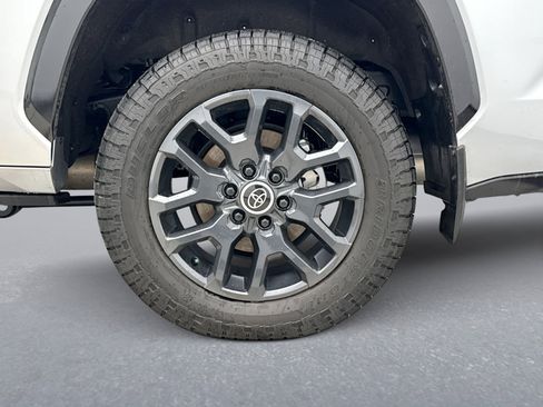 Used 2024 Toyota Sequoia Platinum image 12