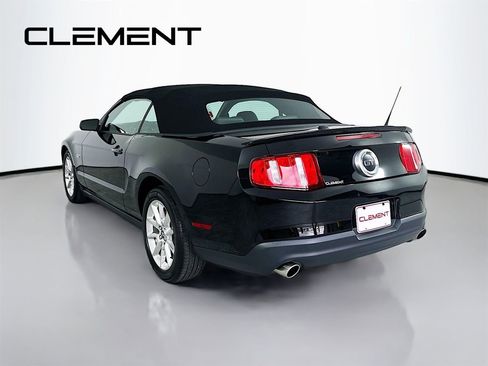 Used 2010 Ford Mustang GT RWD image 10