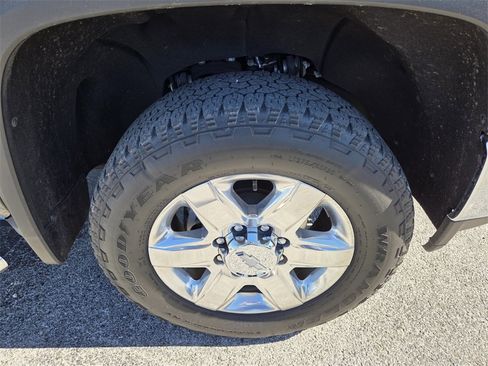 Used 2020 Chevrolet Silverado 2500 LTZ w/ LTZ Plus Package image 20