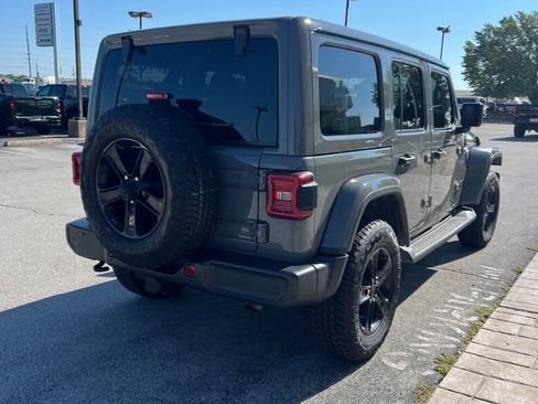 Used 2021 Jeep Wrangler Unlimited Sahara AWD/4WD image 6