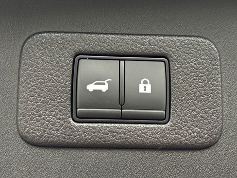 Used 2022 Nissan Armada Platinum w/ Captain's Chairs Package image 11