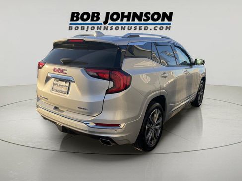 Used 2020 GMC Terrain Denali w/ Denali Premium Package AWD/4WD image 7