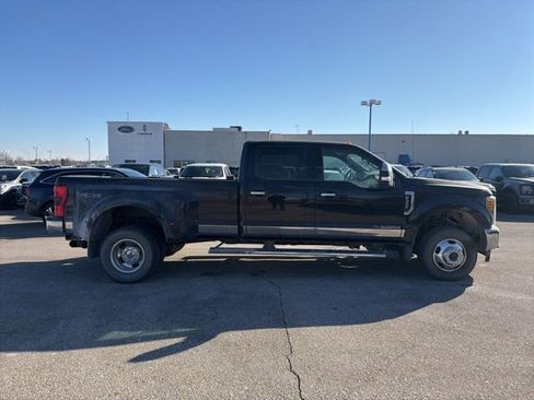 Used 2017 Ford F350 Lariat w/ Chrome Package image 3
