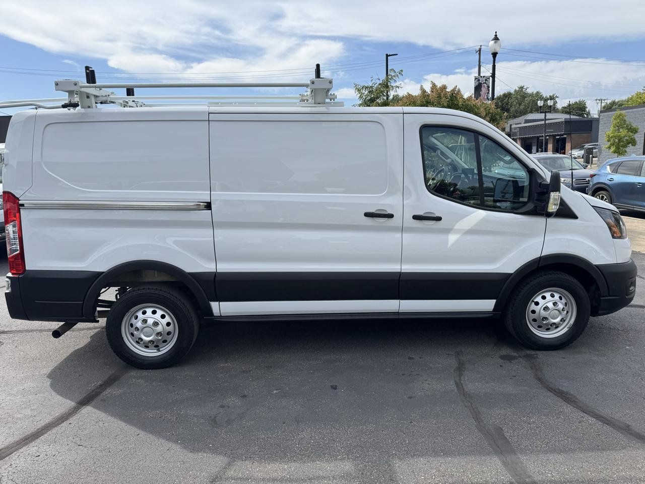 Used 2023 Ford Transit 250 Low Roof AWD image 5