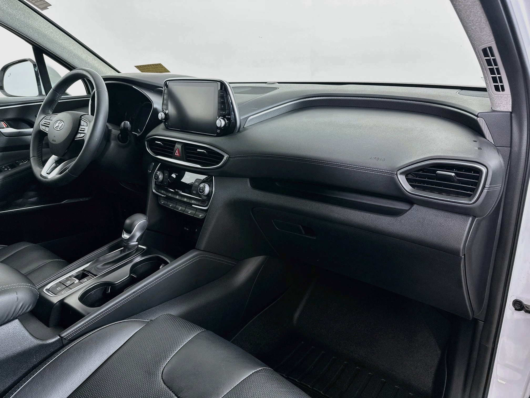Used 2020 Hyundai Santa Fe Limited AWD/4WD image 29