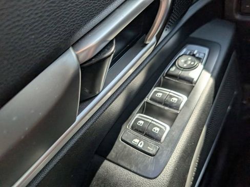 Used 2020 Kia Telluride S w/ S 8 Passenger Seating Package image 34