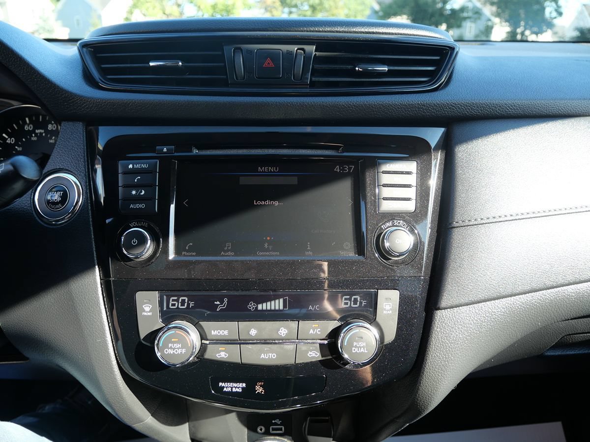 Used 2018 Nissan Rogue SV AWD/4WD image 14