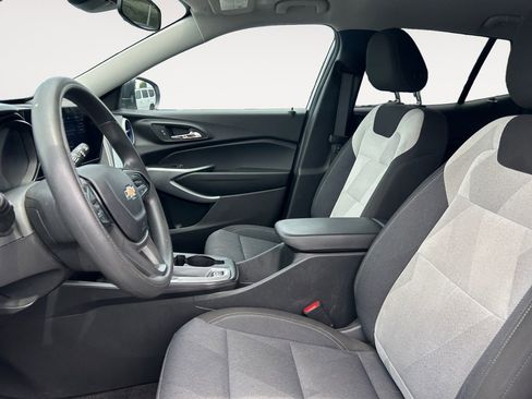 Used 2024 Chevrolet Trax LS FWD image 9