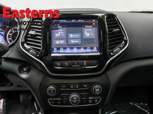 Used 2021 Jeep Cherokee Limited image 12