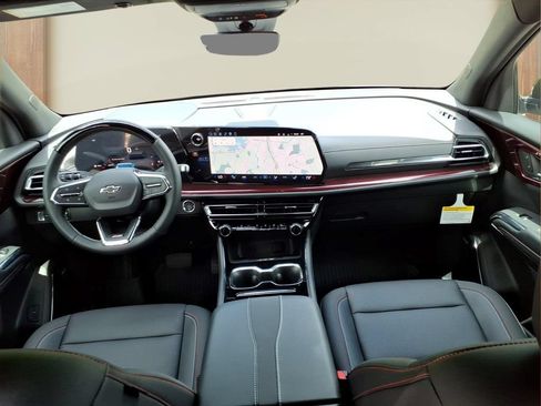New 2026 Chevrolet Traverse Z71 w/ Enhanced Driving Package AWD/4WD image 23