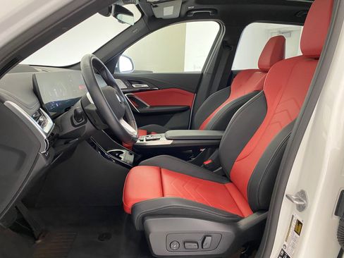 Used 2025 BMW X1 xDrive28i w/ Premium Package image 4